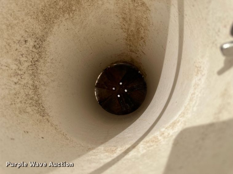 image for item KX9097 (20) hog feeders