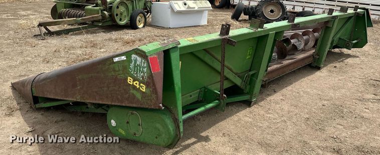 image for item KX9098 John Deere 843  corn head
