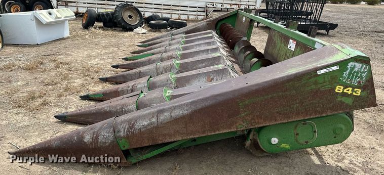 image for item KX9098 John Deere 843  corn head