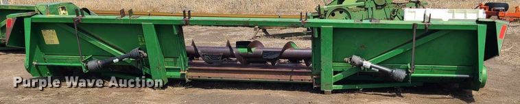 image for item KX9098 John Deere 843  corn head
