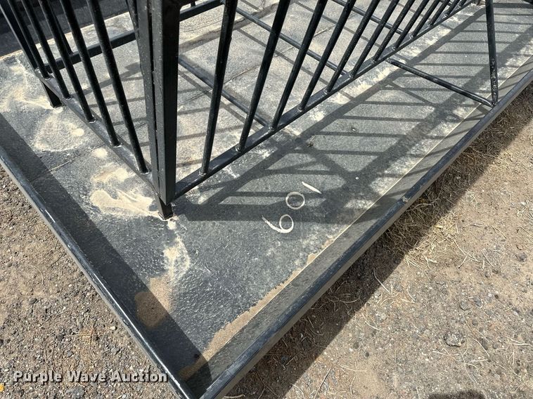 image for item KX9099 Livestock feeder