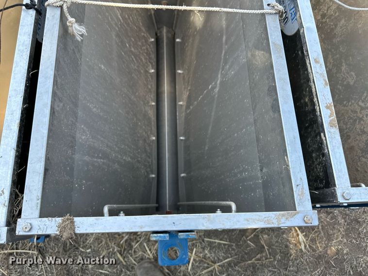 image for item KX9106 (6) hog feeders