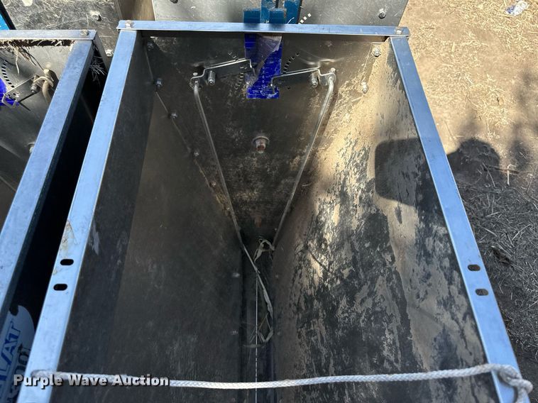 image for item KX9106 (6) hog feeders