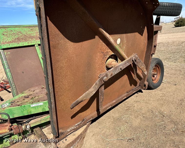image for item KX9109 John Deere 1508  batwing rotary mower