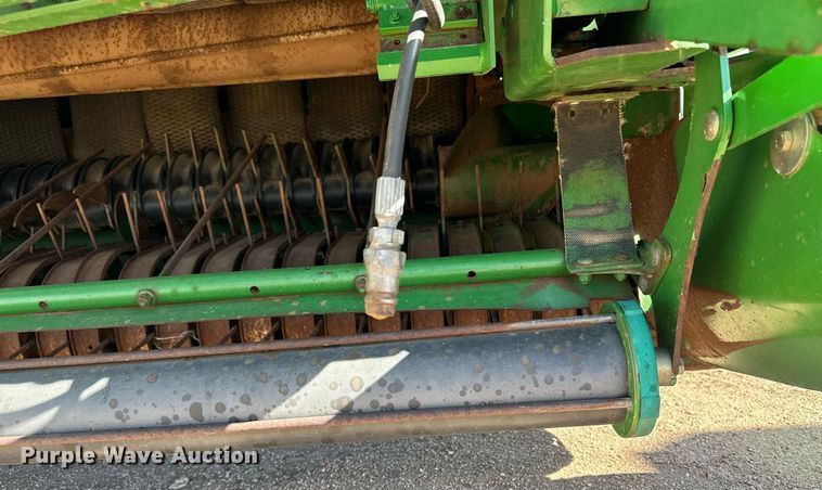 image for item KX9116 John Deere 568 Mega Wide Plus  round baler