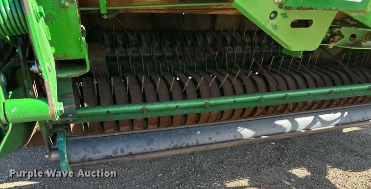 image for item KX9116 John Deere 568 Mega Wide Plus  round baler