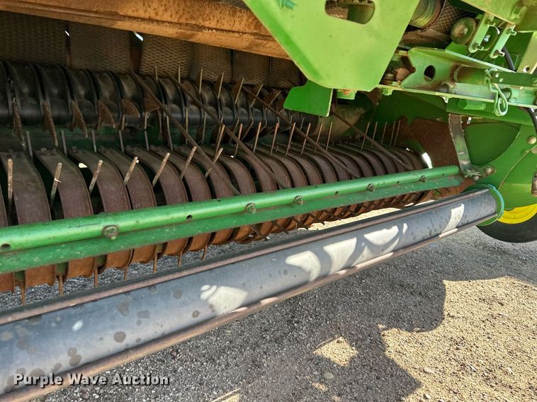 image for item KX9116 John Deere 568 Mega Wide Plus  round baler