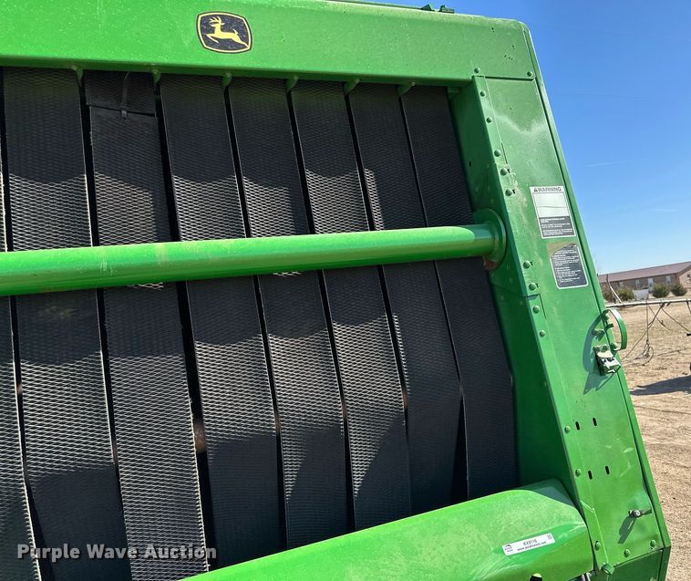 image for item KX9116 John Deere 568 Mega Wide Plus  round baler