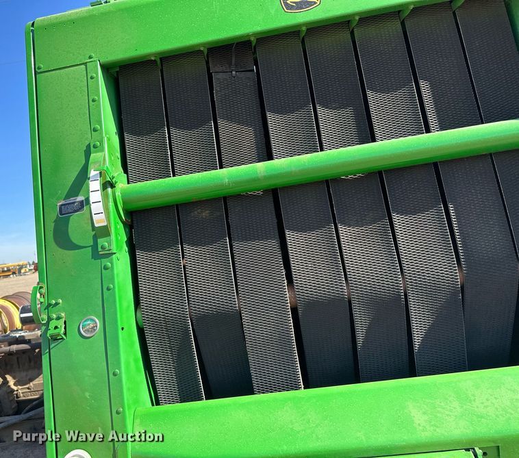 image for item KX9116 John Deere 568 Mega Wide Plus  round baler