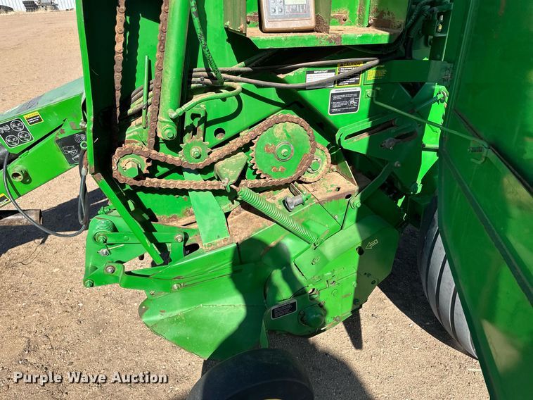 image for item KX9116 John Deere 568 Mega Wide Plus  round baler