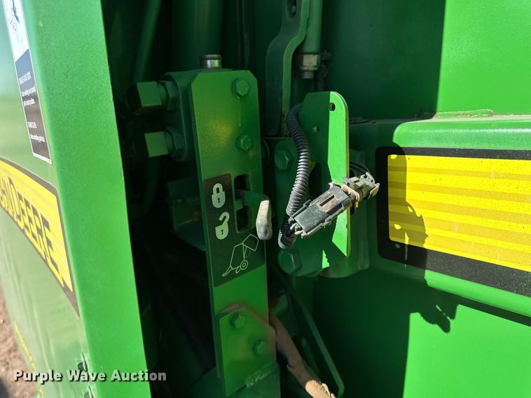 image for item KX9116 John Deere 568 Mega Wide Plus  round baler