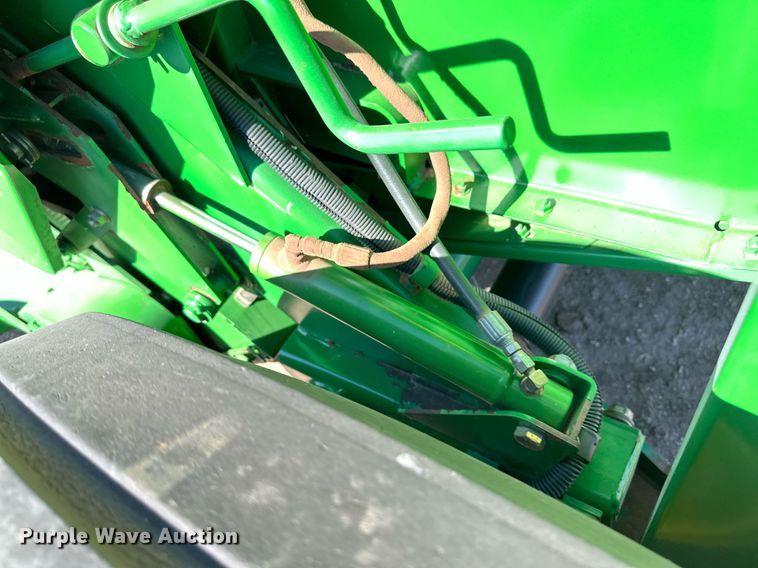 image for item KX9116 John Deere 568 Mega Wide Plus  round baler