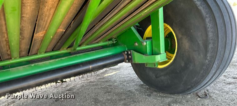 image for item KX9116 John Deere 568 Mega Wide Plus  round baler