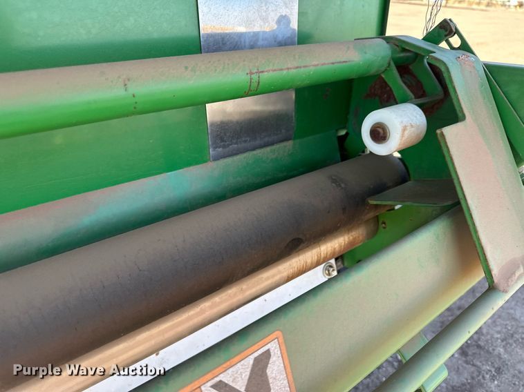 image for item KX9116 John Deere 568 Mega Wide Plus  round baler