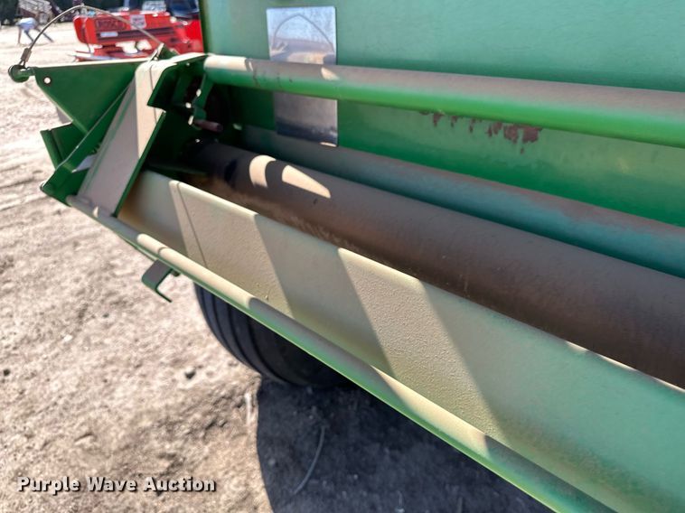 image for item KX9116 John Deere 568 Mega Wide Plus  round baler