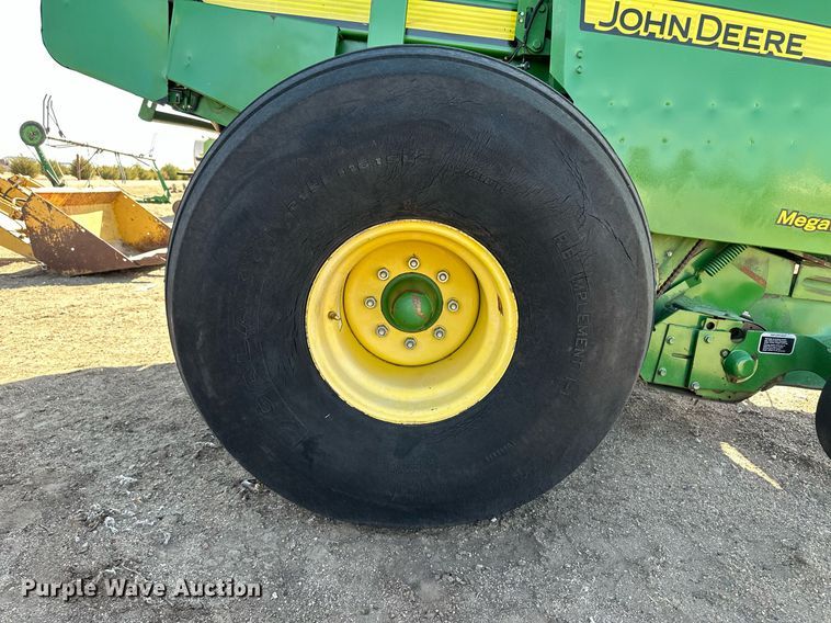 image for item KX9116 John Deere 568 Mega Wide Plus  round baler