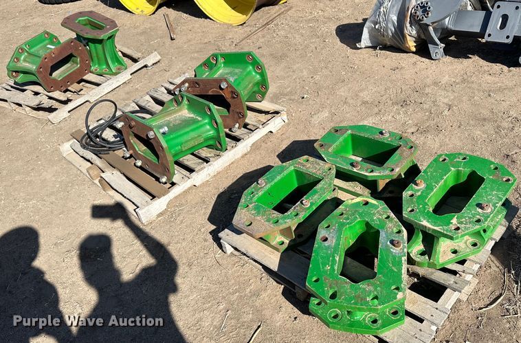 image for item KX9120 (8) John Deere combine axle extensions