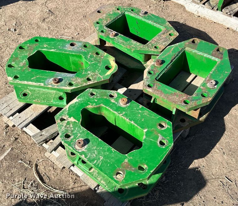 image for item KX9120 (8) John Deere combine axle extensions