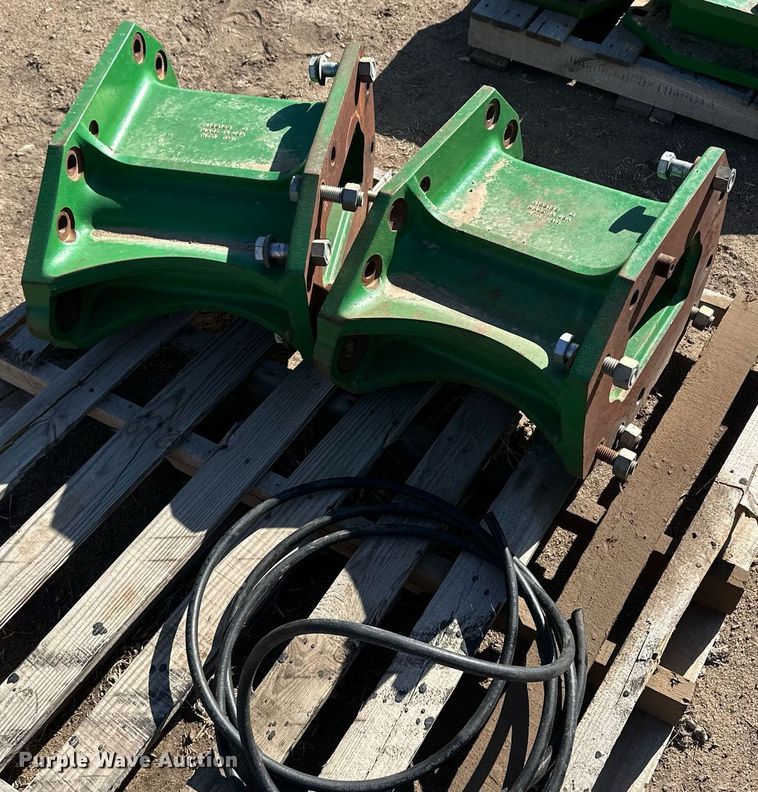 image for item KX9120 (8) John Deere combine axle extensions