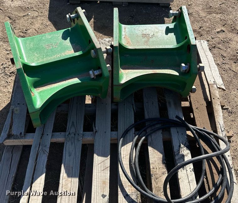 image for item KX9120 (8) John Deere combine axle extensions