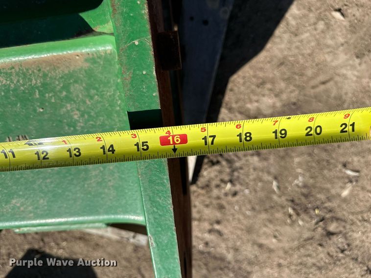 image for item KX9120 (8) John Deere combine axle extensions