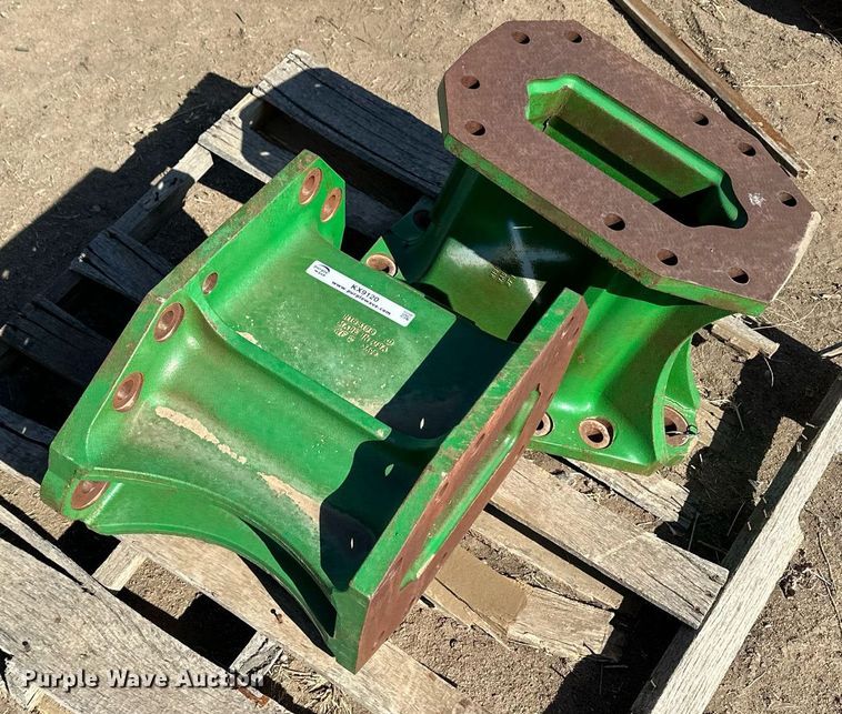 image for item KX9120 (8) John Deere combine axle extensions