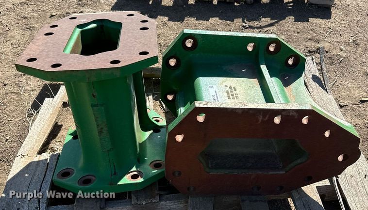 image for item KX9120 (8) John Deere combine axle extensions