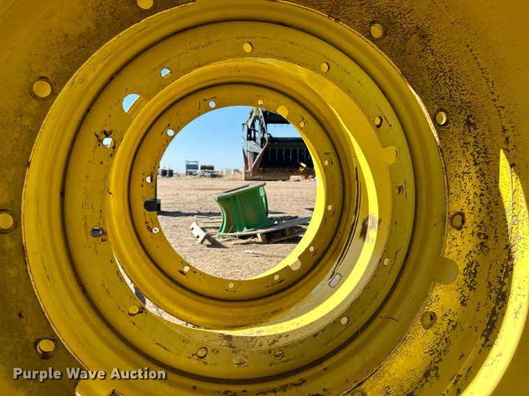 image for item KX9121 (8) John Deere combine wheels