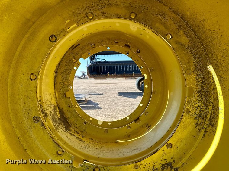 image for item KX9121 (8) John Deere combine wheels