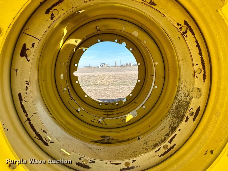 image for item KX9121 (8) John Deere combine wheels
