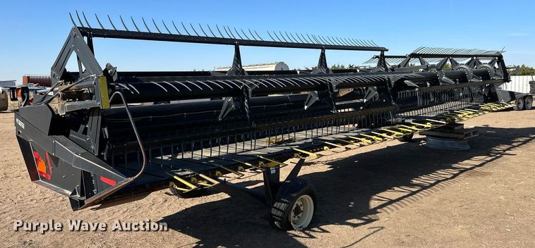 image for item KX9125 2006 MacDon 963  draper head