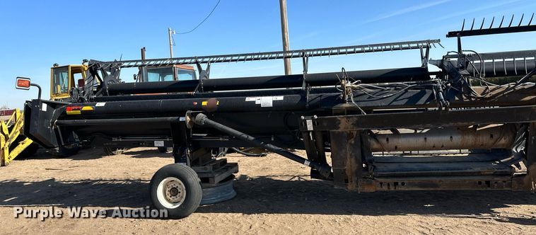 image for item KX9125 2006 MacDon 963  draper head