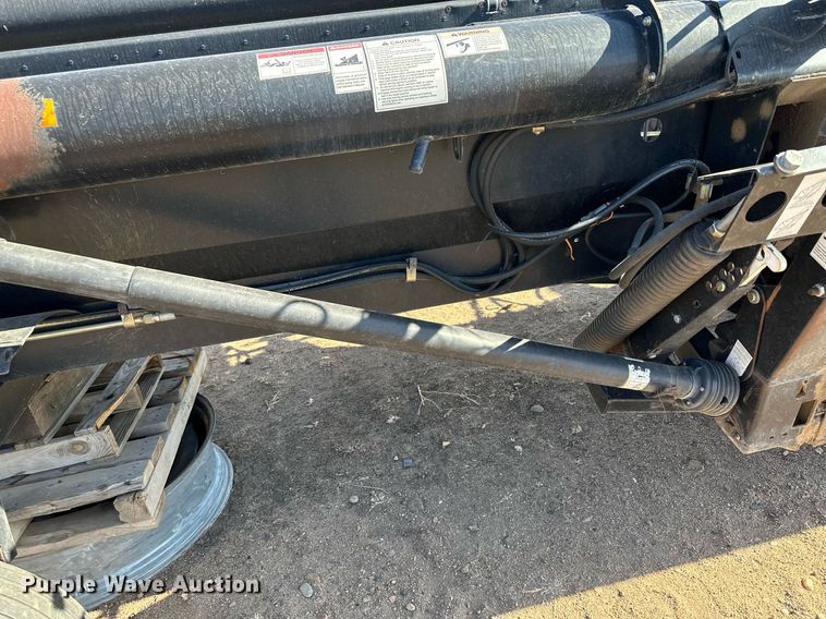 image for item KX9125 2006 MacDon 963  draper head