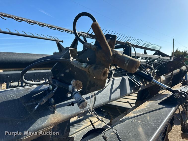 image for item KX9125 2006 MacDon 963  draper head