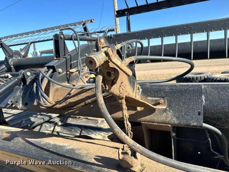 image for item KX9125 2006 MacDon 963  draper head