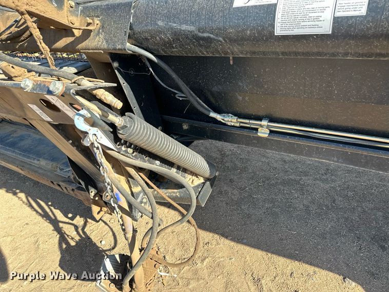 image for item KX9125 2006 MacDon 963  draper head