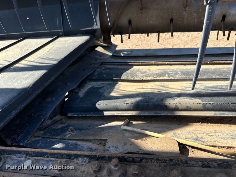 image for item KX9125 2006 MacDon 963  draper head