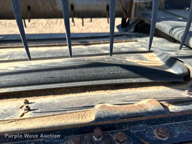 image for item KX9125 2006 MacDon 963  draper head