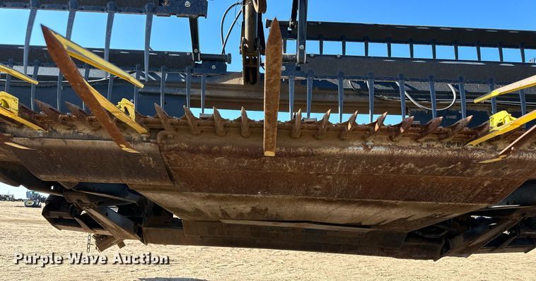 image for item KX9125 2006 MacDon 963  draper head