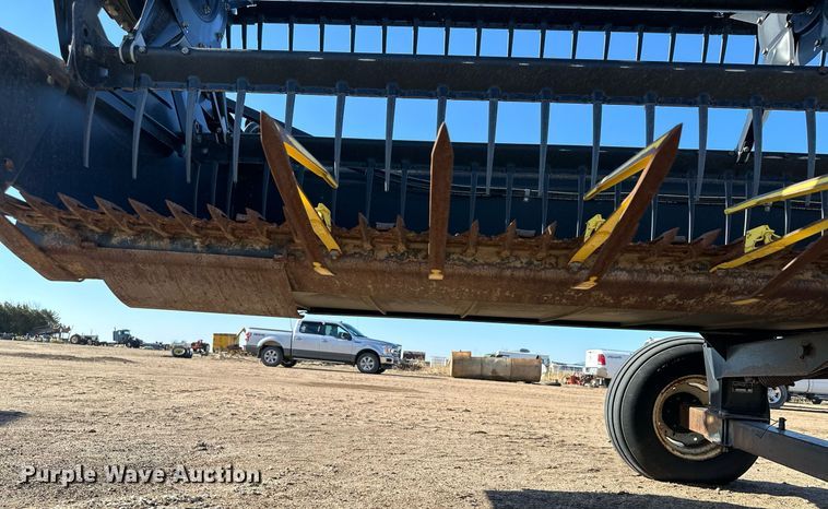 image for item KX9125 2006 MacDon 963  draper head