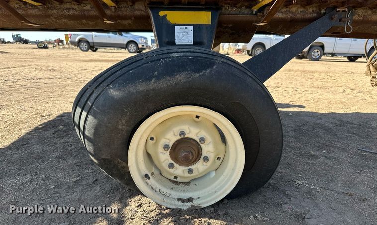 image for item KX9125 2006 MacDon 963  draper head