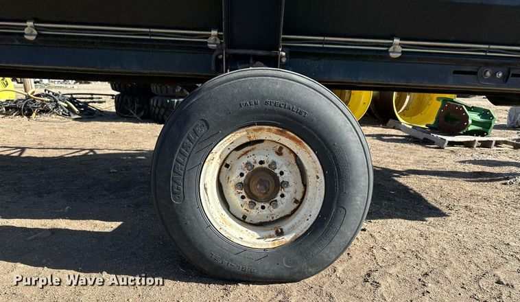 image for item KX9125 2006 MacDon 963  draper head