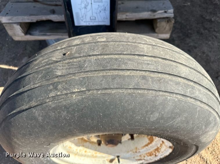 image for item KX9125 2006 MacDon 963  draper head