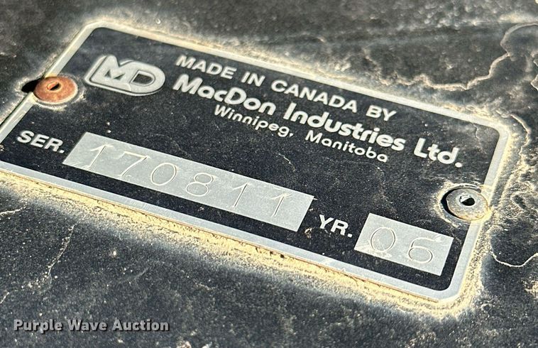 image for item KX9125 2006 MacDon 963  draper head