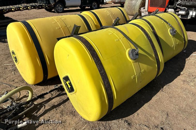 image for item KX9127 (4) John Deere fertilizer tanks