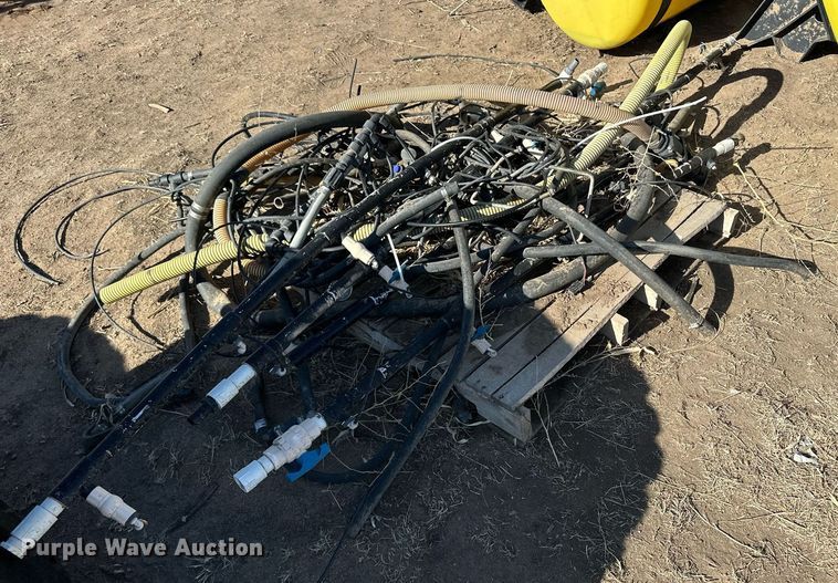 image for item KX9127 (4) John Deere fertilizer tanks