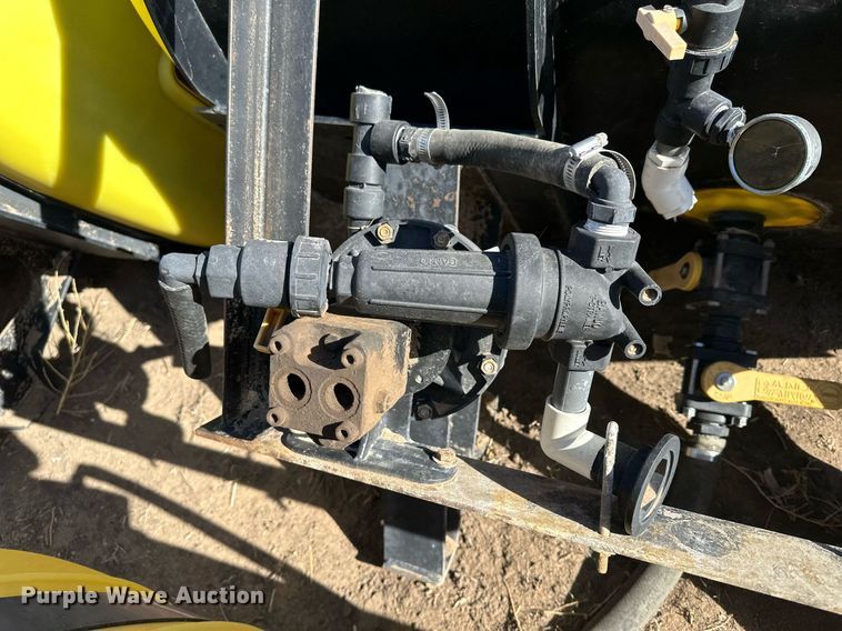 image for item KX9127 (4) John Deere fertilizer tanks