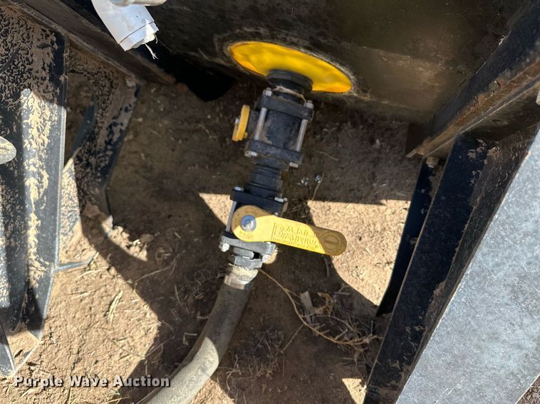 image for item KX9127 (4) John Deere fertilizer tanks