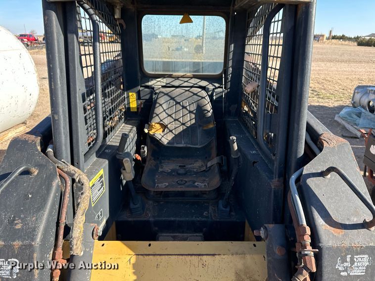 image for item KX9131 1996 New Holland LX865  skid steer loader