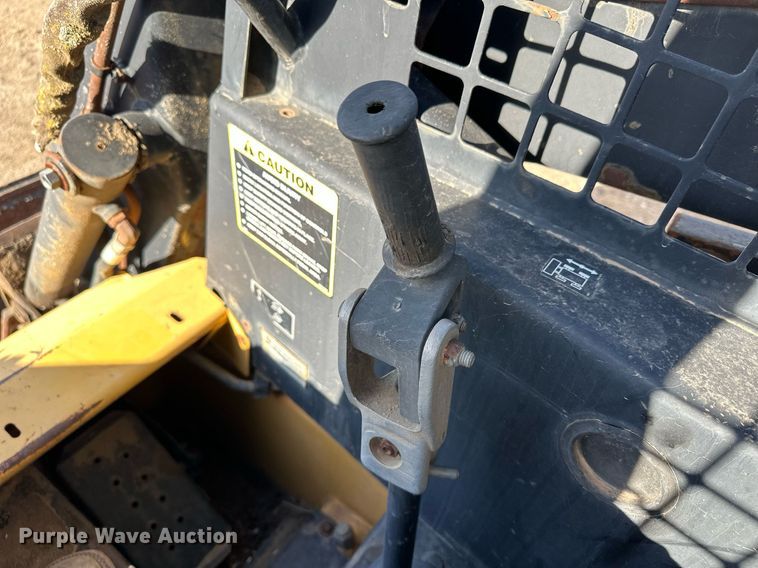 image for item KX9131 1996 New Holland LX865  skid steer loader